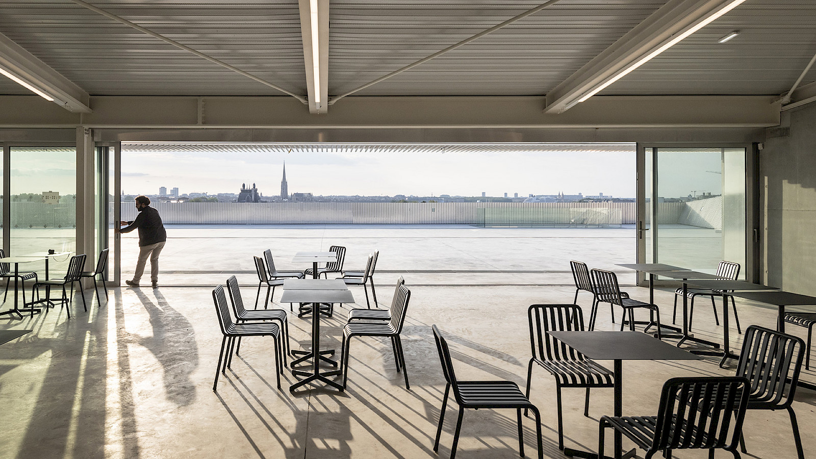 © Laurian Ghinitoiu