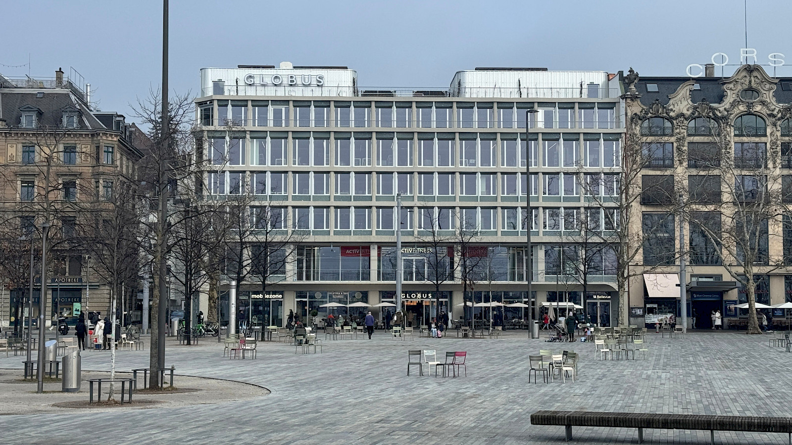 Blick vom Sechseläutenplatz auf Theaterstrasse 12 © jessenvollenweider architektur